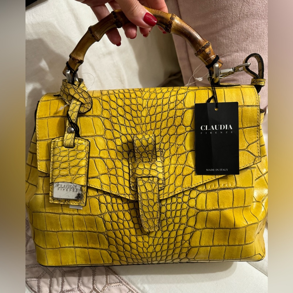 Beautiful Italian leather bag NWT